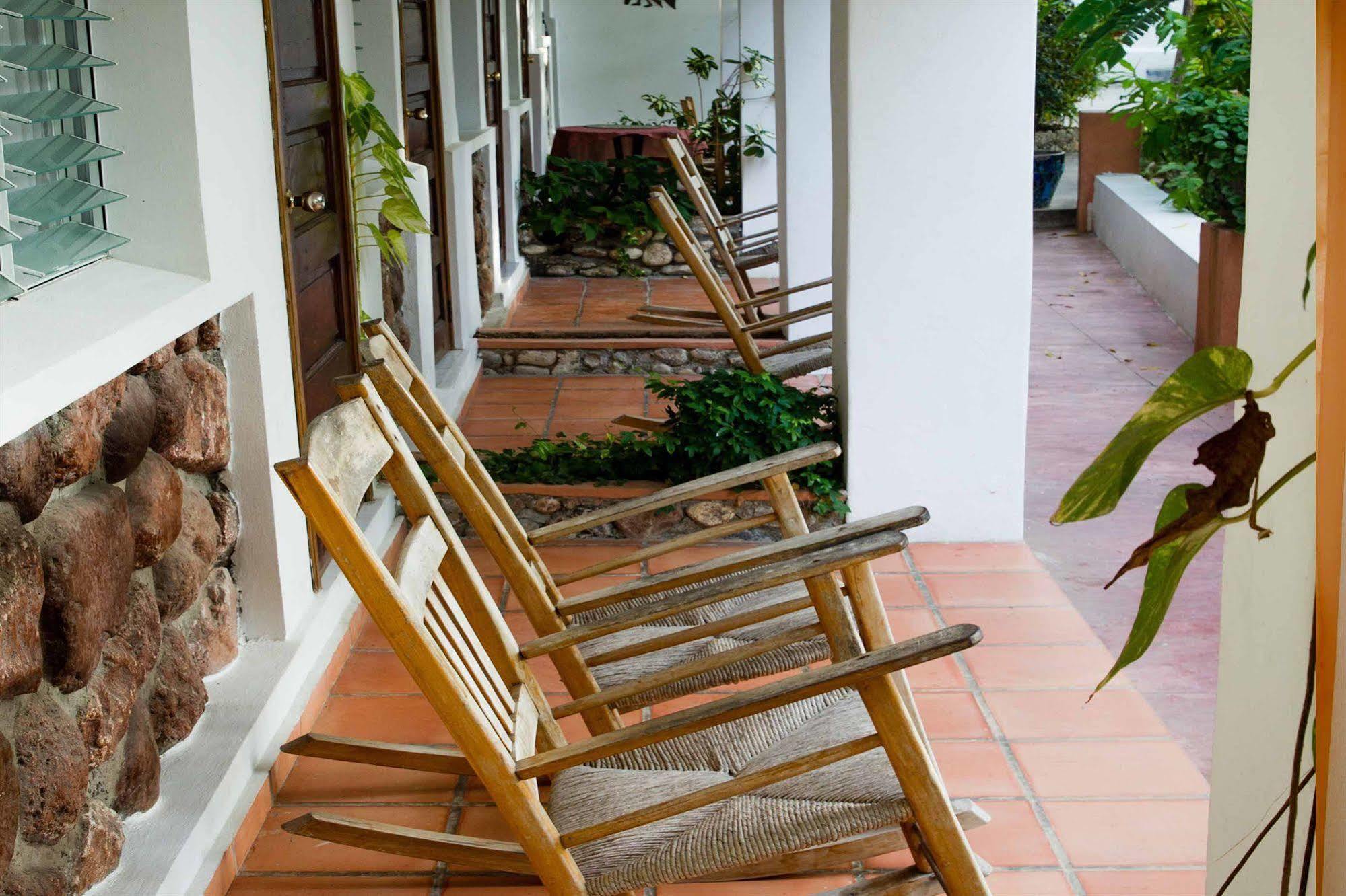 Hotel Restaurant Cyvadier Plage Жакмель Экстерьер фото