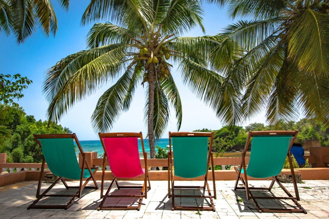 Hotel Restaurant Cyvadier Plage Жакмель Экстерьер фото