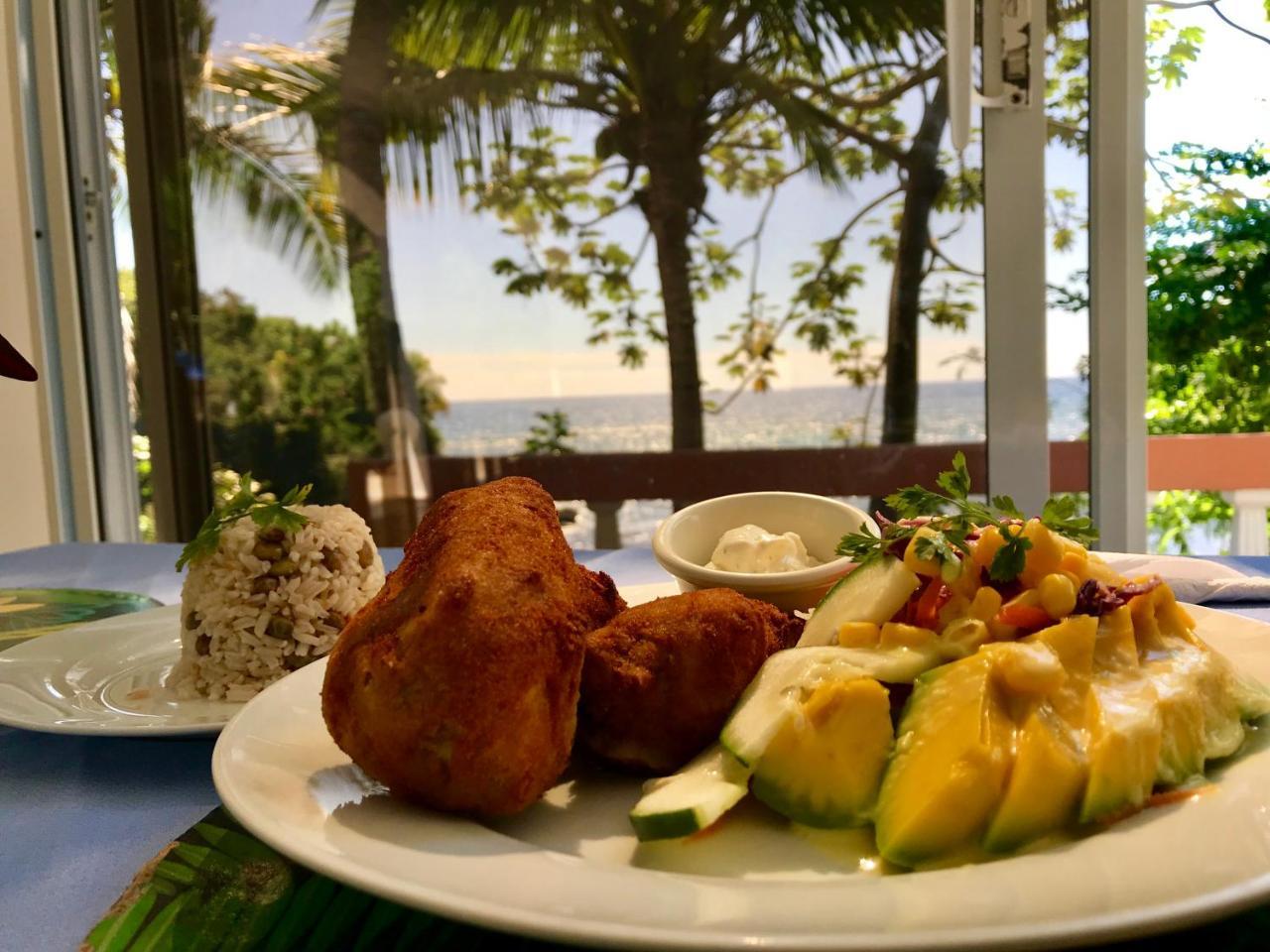 Hotel Restaurant Cyvadier Plage Жакмель Экстерьер фото